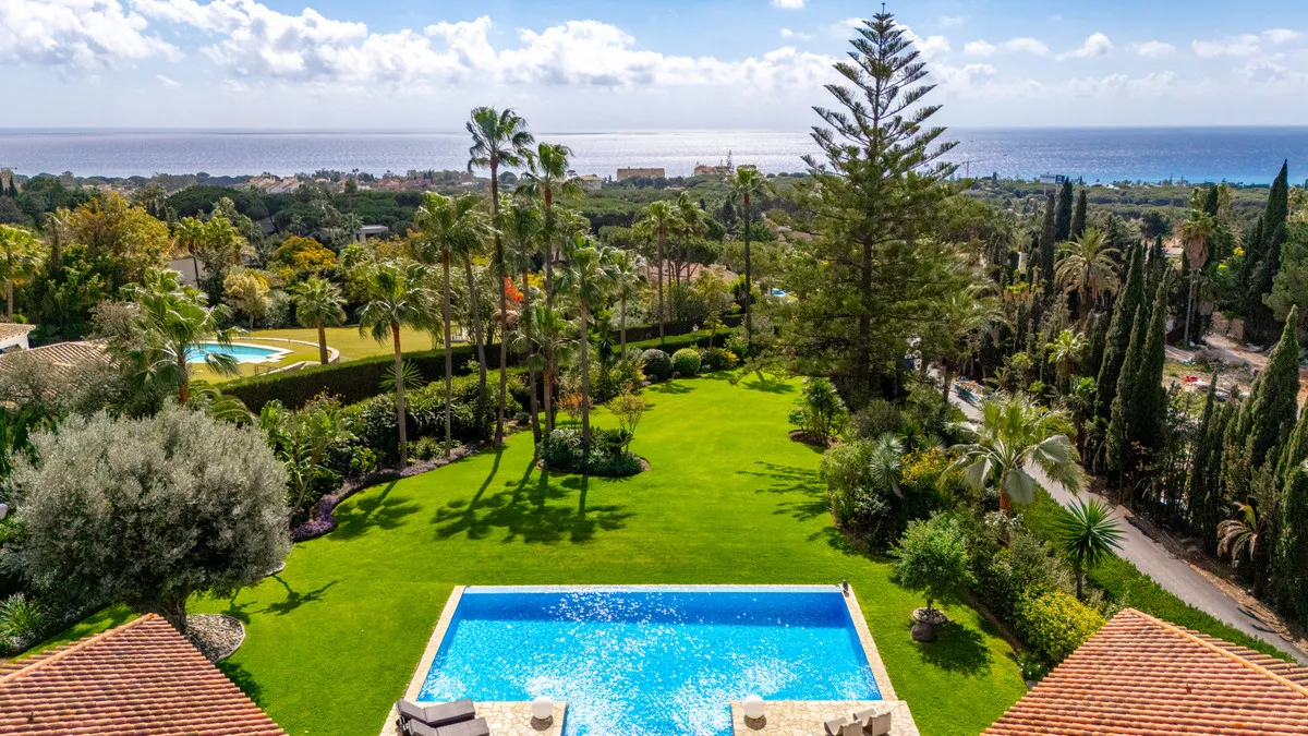 c2ba6fca-dd40-454f-acb7-64bd646667fc