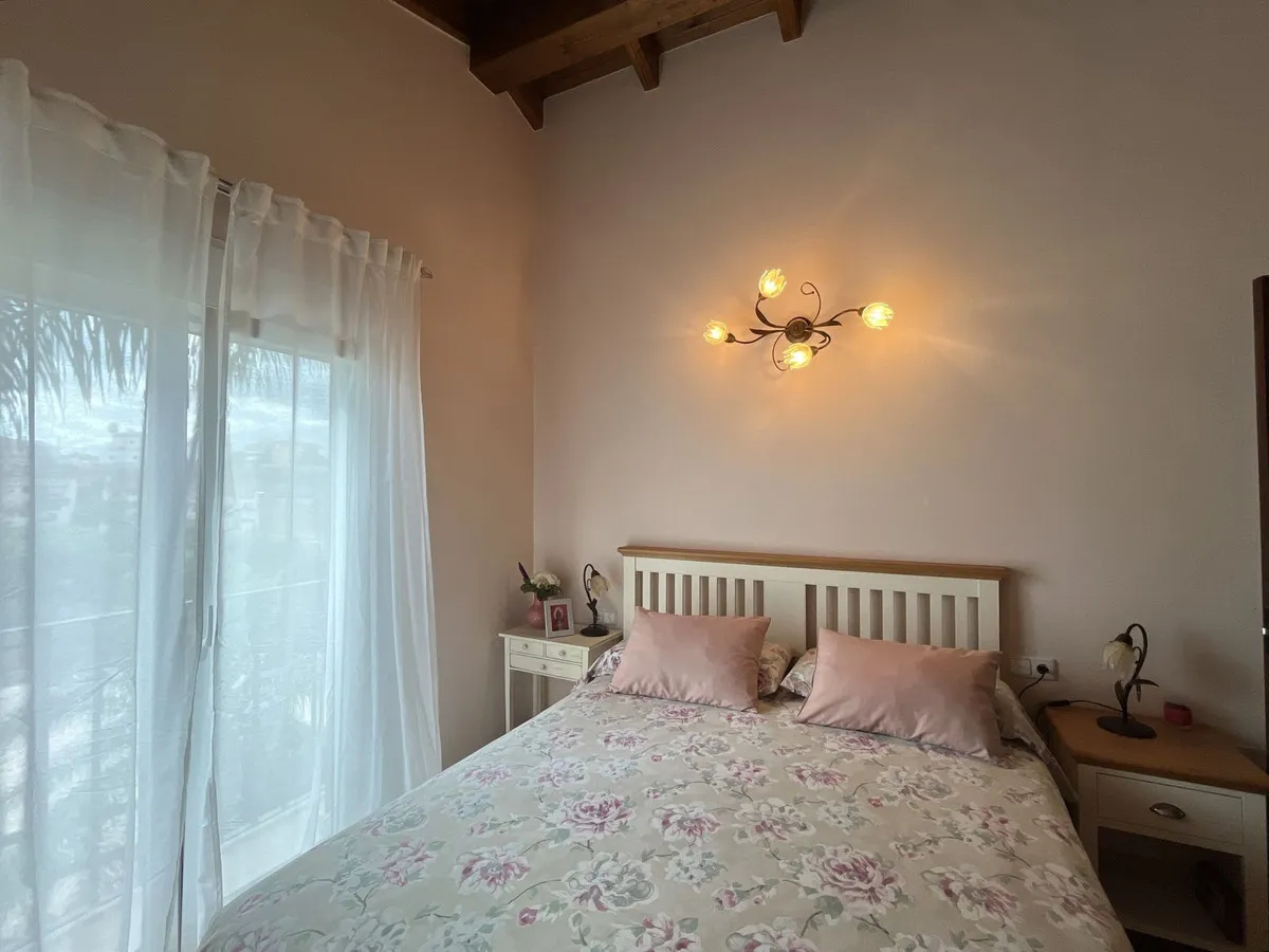 0330bf06-8f86-4475-a891-b154fe4ff49c