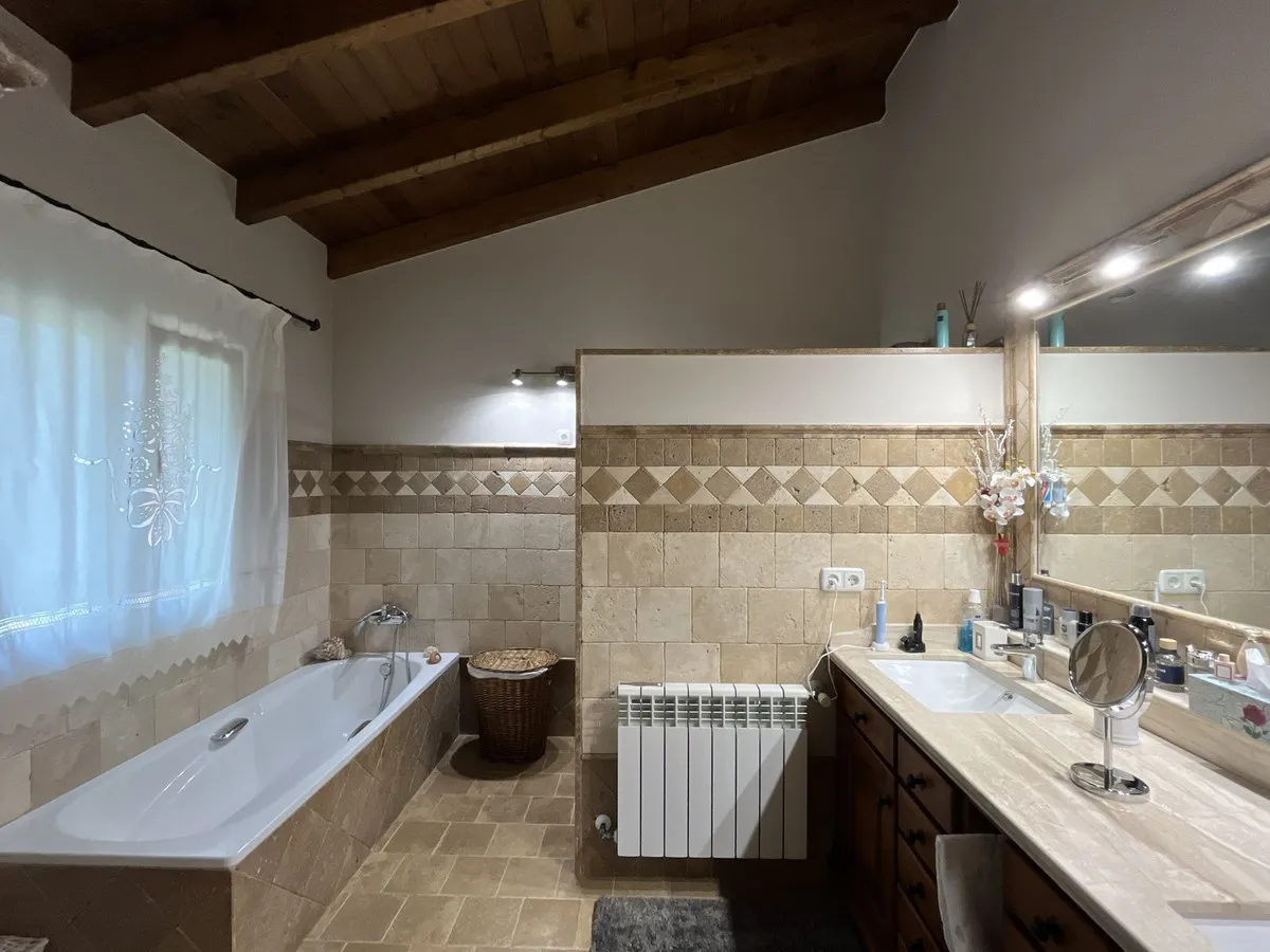 19239665-438a-4a9a-9c24-4036d9210892