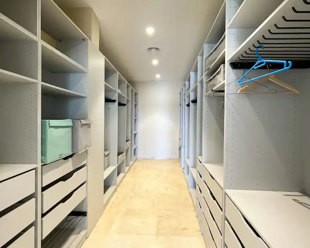 2f0999ed-c03a-4cdb-8df0-2c0fabd9902c