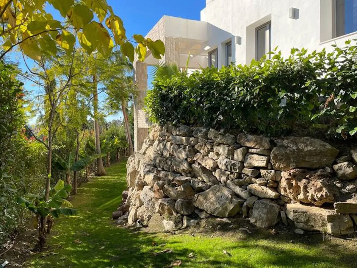 5553b458-6251-4e8e-942c-feca9e985229