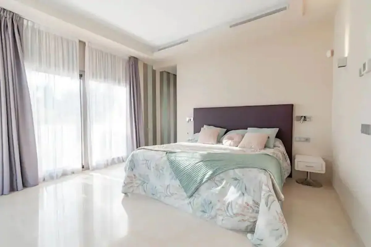 e5549227-f463-4c59-820a-5506179ed368