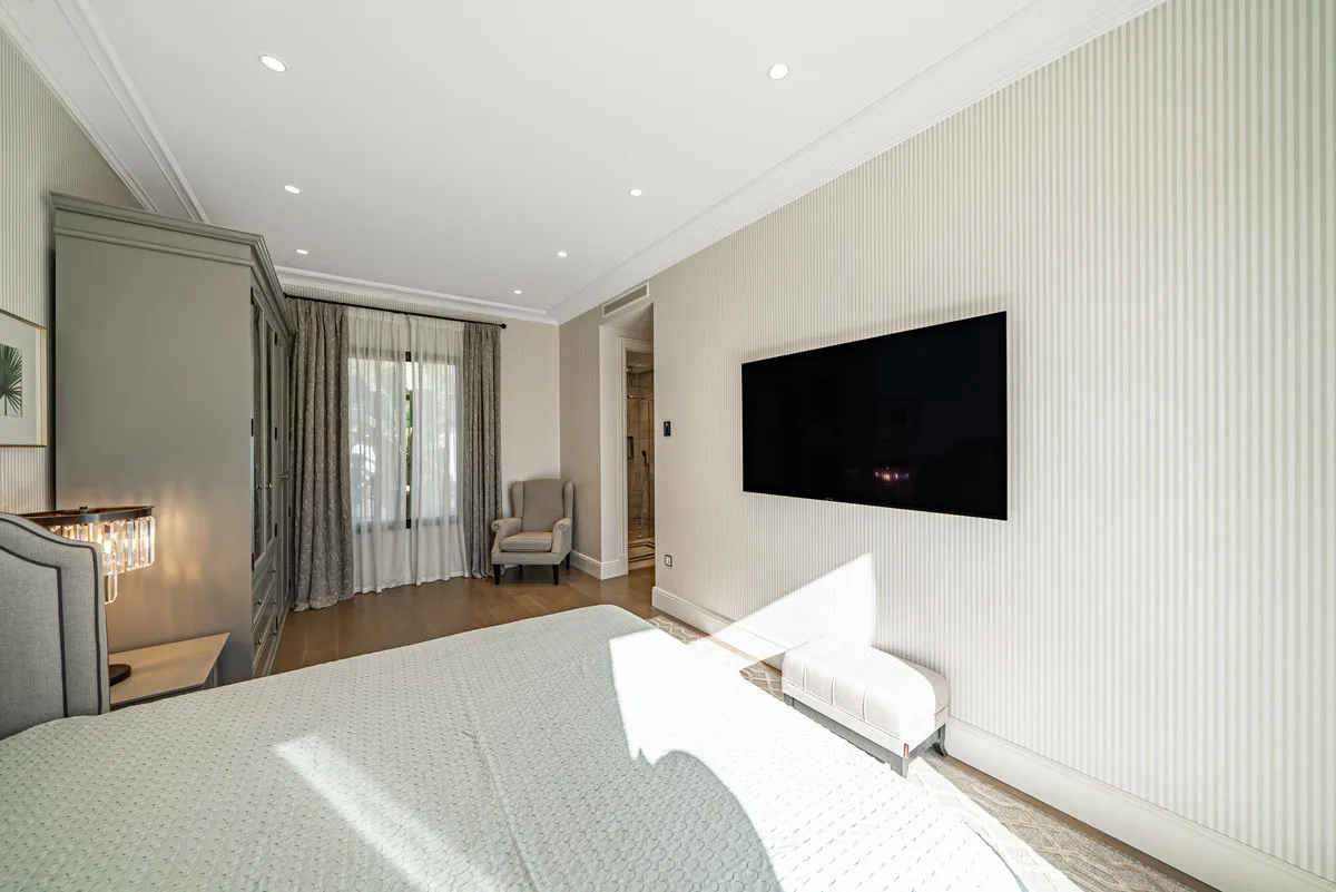 2d9fdbc8-de56-4ed1-80e5-b7c4c1022a0e