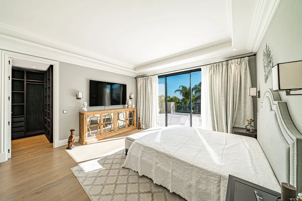 5a8e035c-6873-4e8b-96b0-890a6b19698d