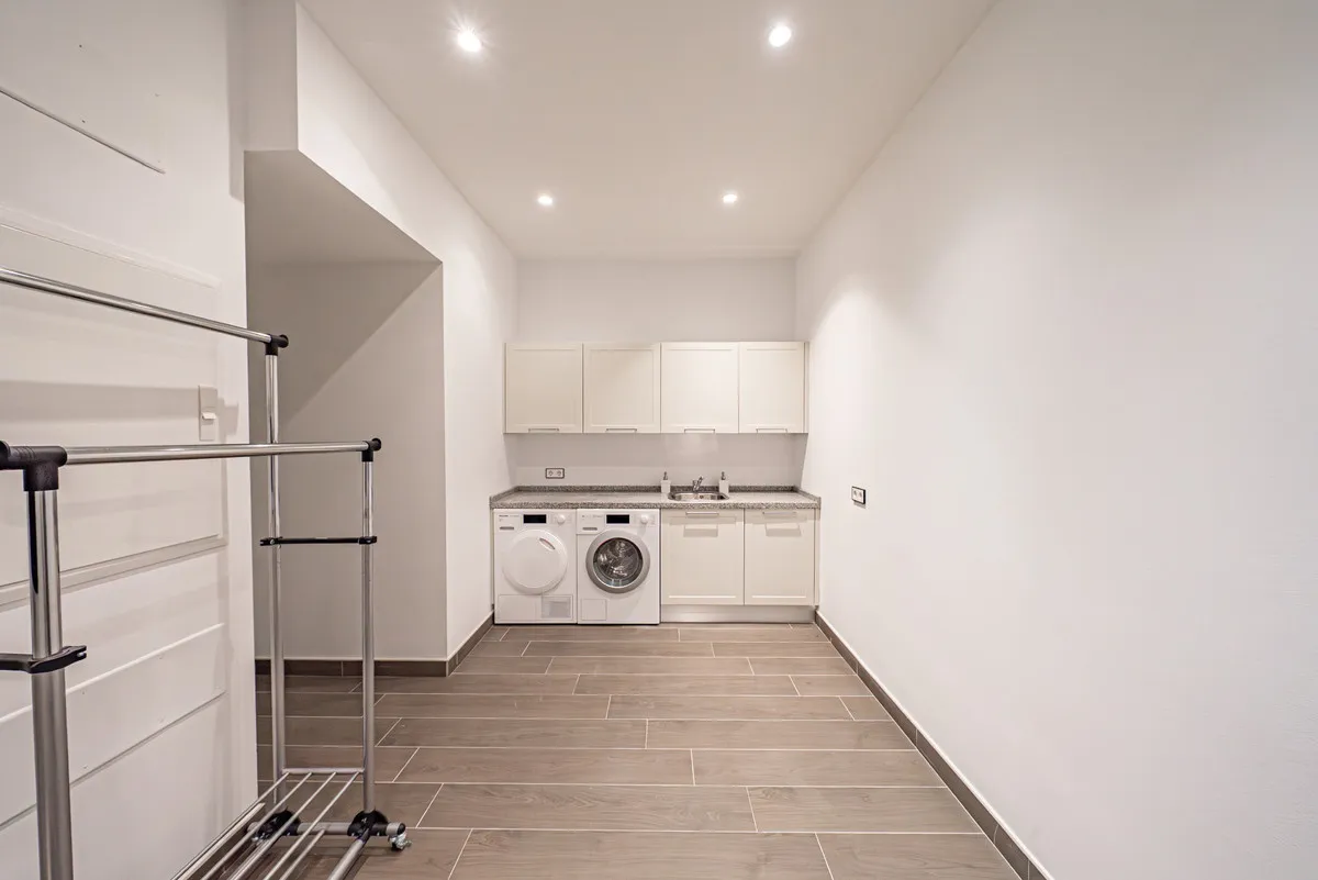 fbafd9c1-d63e-4c86-9db7-b6cefabbaa96