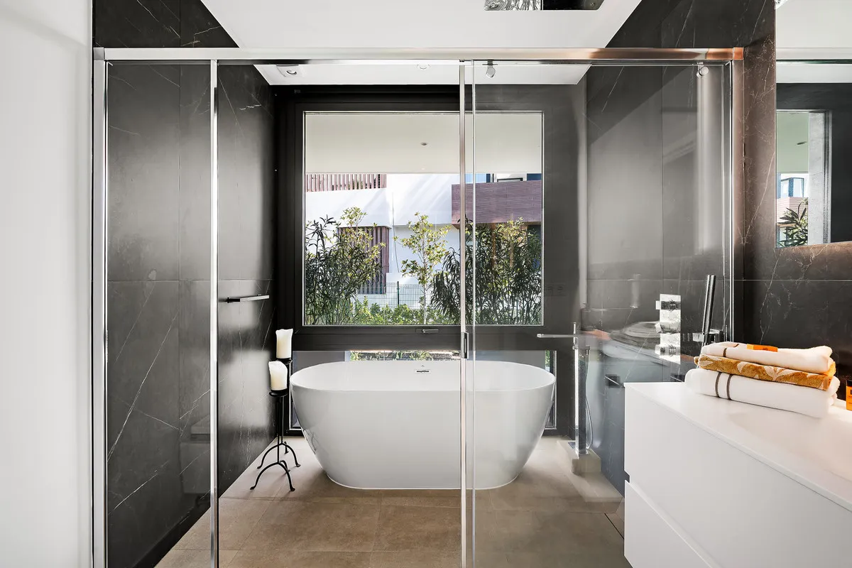 78ab975b-0158-45ad-b65c-2123e5ed022b