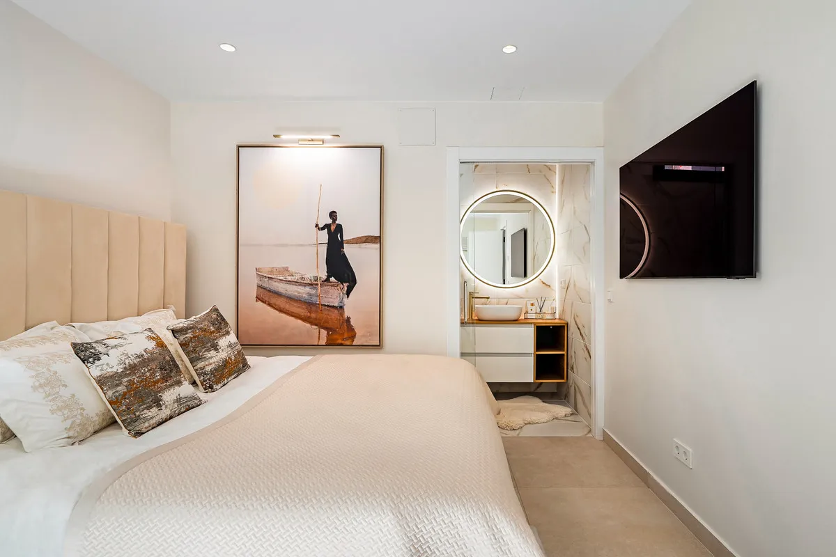 c274a43f-2703-48b4-9187-da787f3b3929