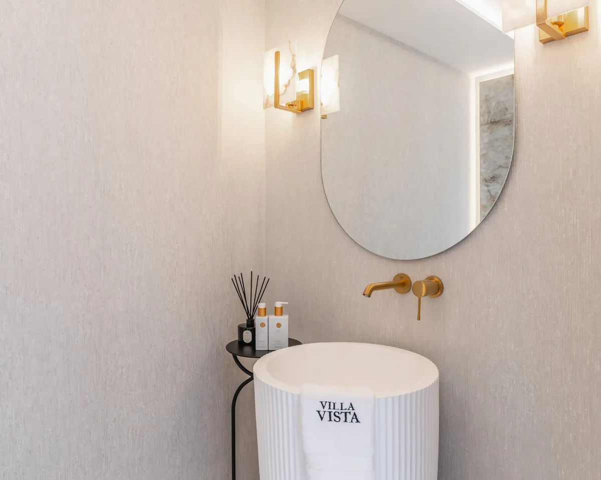 d9a0f9d3-cc88-42da-b383-8f3300e104d0