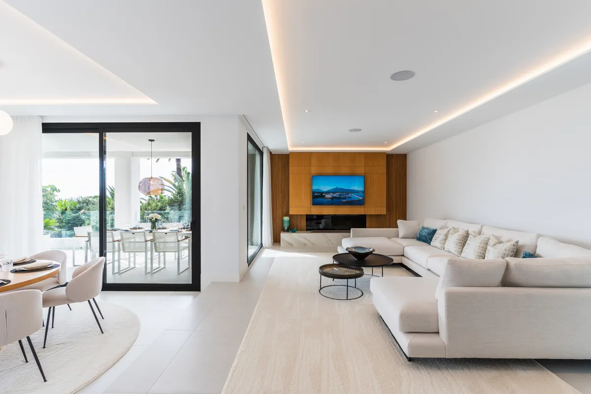 f5221275-42d9-44de-9857-ec21194fe60e