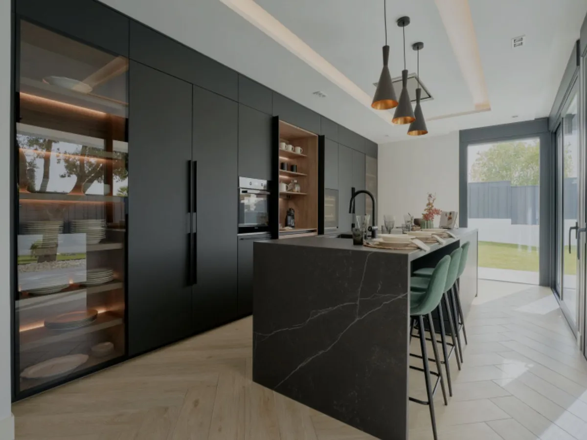 cb50cffa-e3c0-461c-b754-5a402557992d