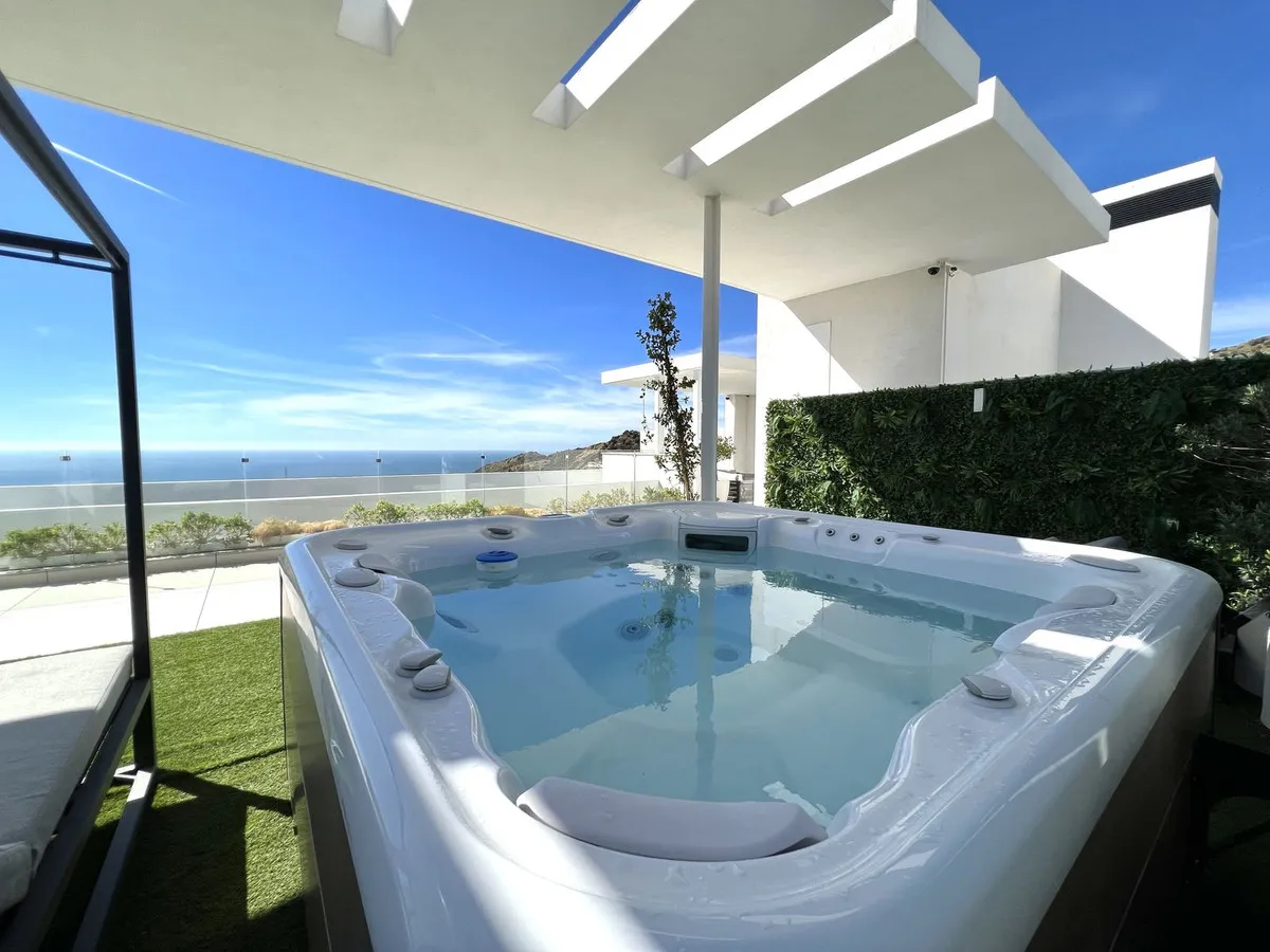 800abbc7-9b65-4f2b-9a79-431bad615aef