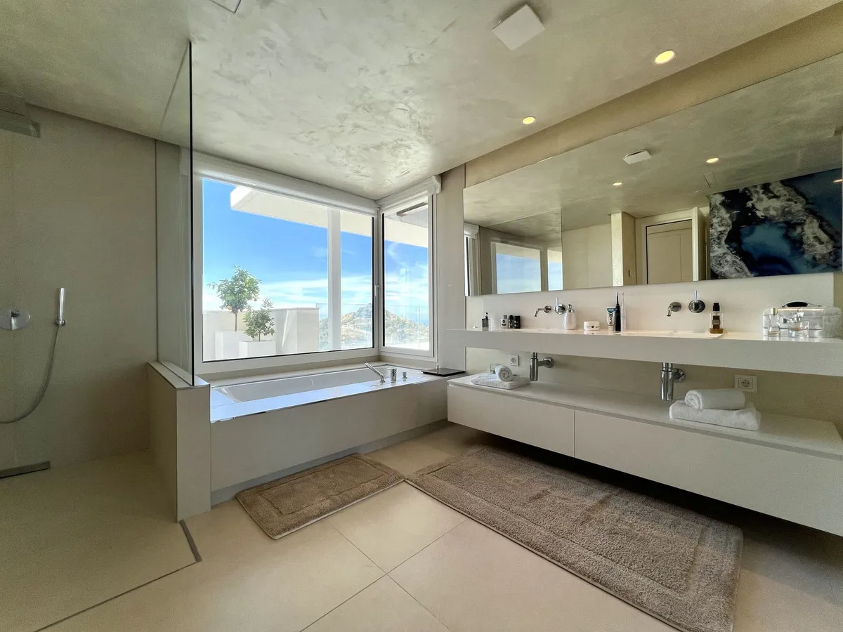 959f66a2-96a1-43a8-9403-ce8f38b69af7