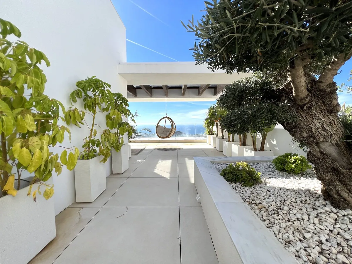 f2290284-ce72-4919-9a78-45ed208fee96