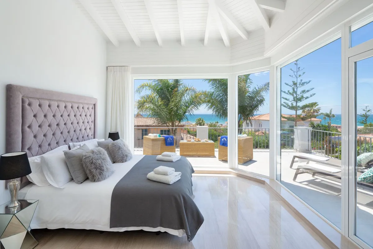 f56eb55b-47c2-427e-98ff-9e404ef9c253