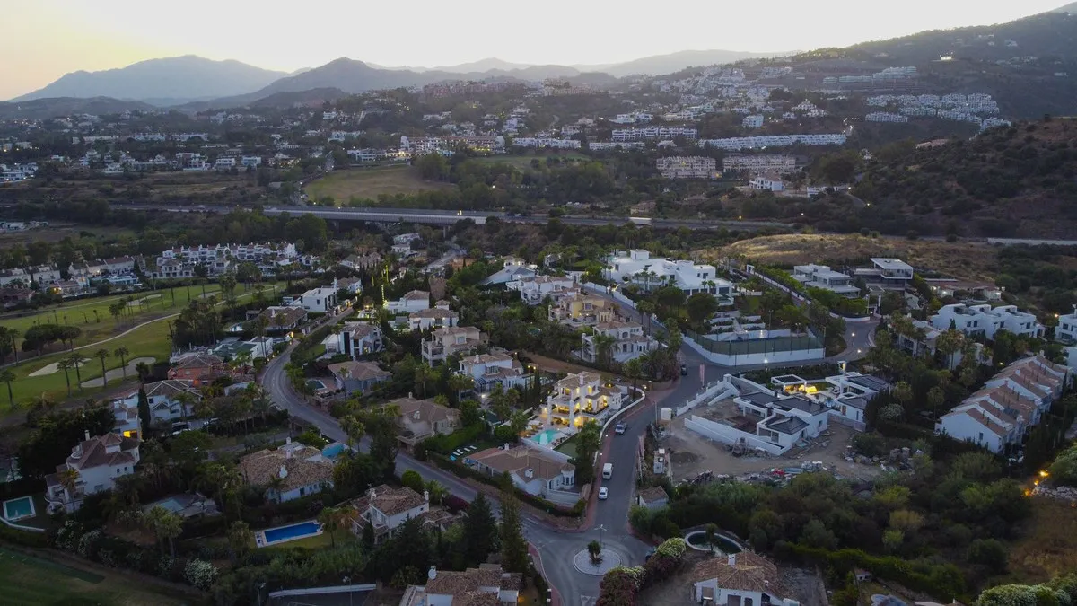 807ad649-cc00-43dd-9804-3475bc4f3669