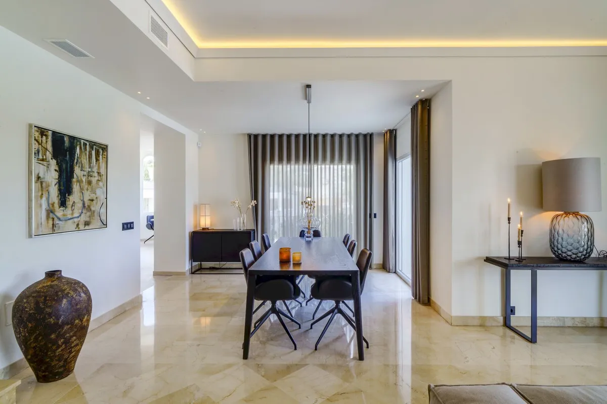 ab0a2807-e261-4e58-9309-c57989d28271