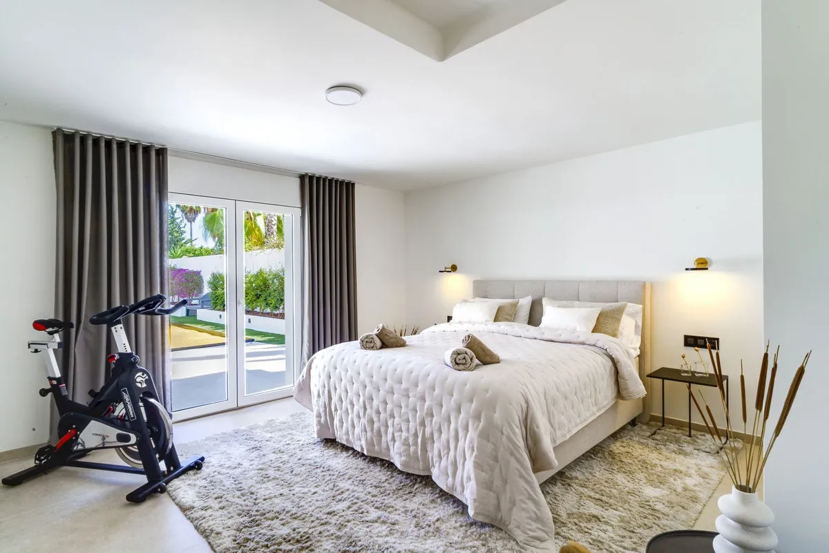 b8ff111b-d7cf-43d3-a2b6-850ed57fb2c2