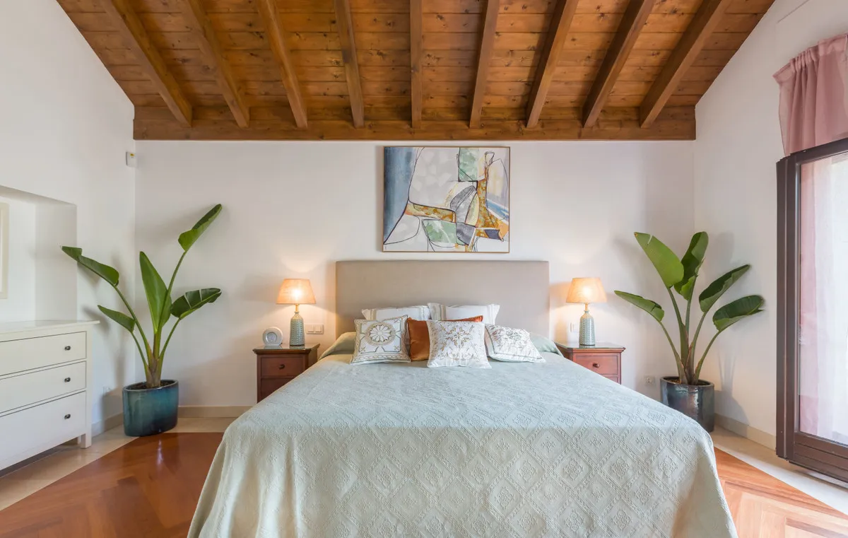 6b0f898a-51b1-424d-94e2-71c5e736740d