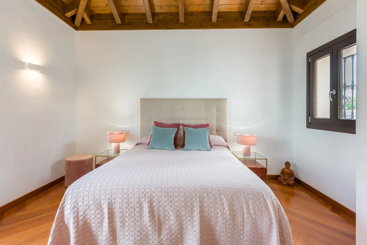 a7541185-1bb9-4e74-a5ba-95c27a86406f