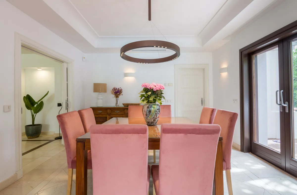 fbf9b94e-e0e2-4723-a142-bd1a4d4b8804