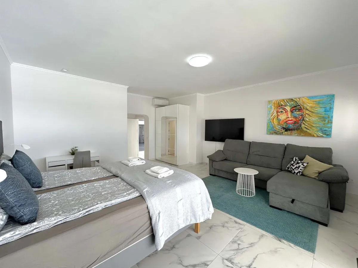 2c10c82a-cc79-4251-8f17-e48da7809f37