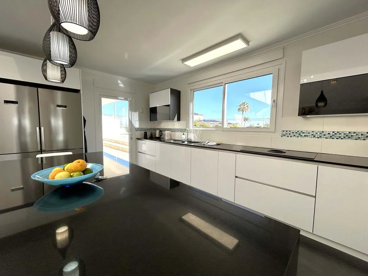 48313803-542b-4eaa-8b3f-cd1344e0ab9f