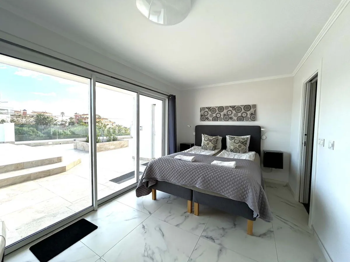 b27f1d9f-6cd6-4d89-8f62-d65348945bac