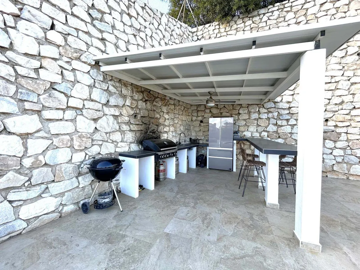 d0e45fcb-9c2f-4b2c-8052-7120372759e1