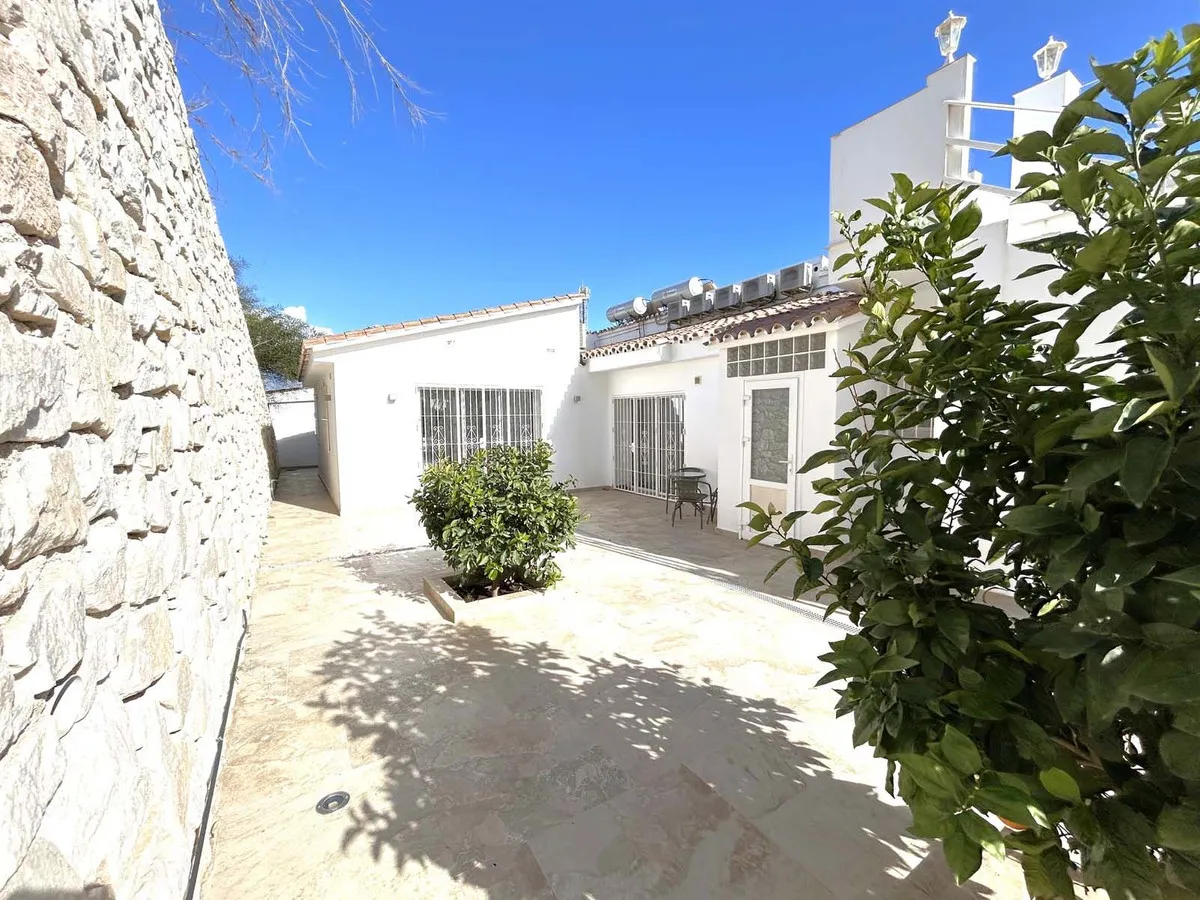 e1142bdc-b157-43d3-be43-e8ae2ff46768