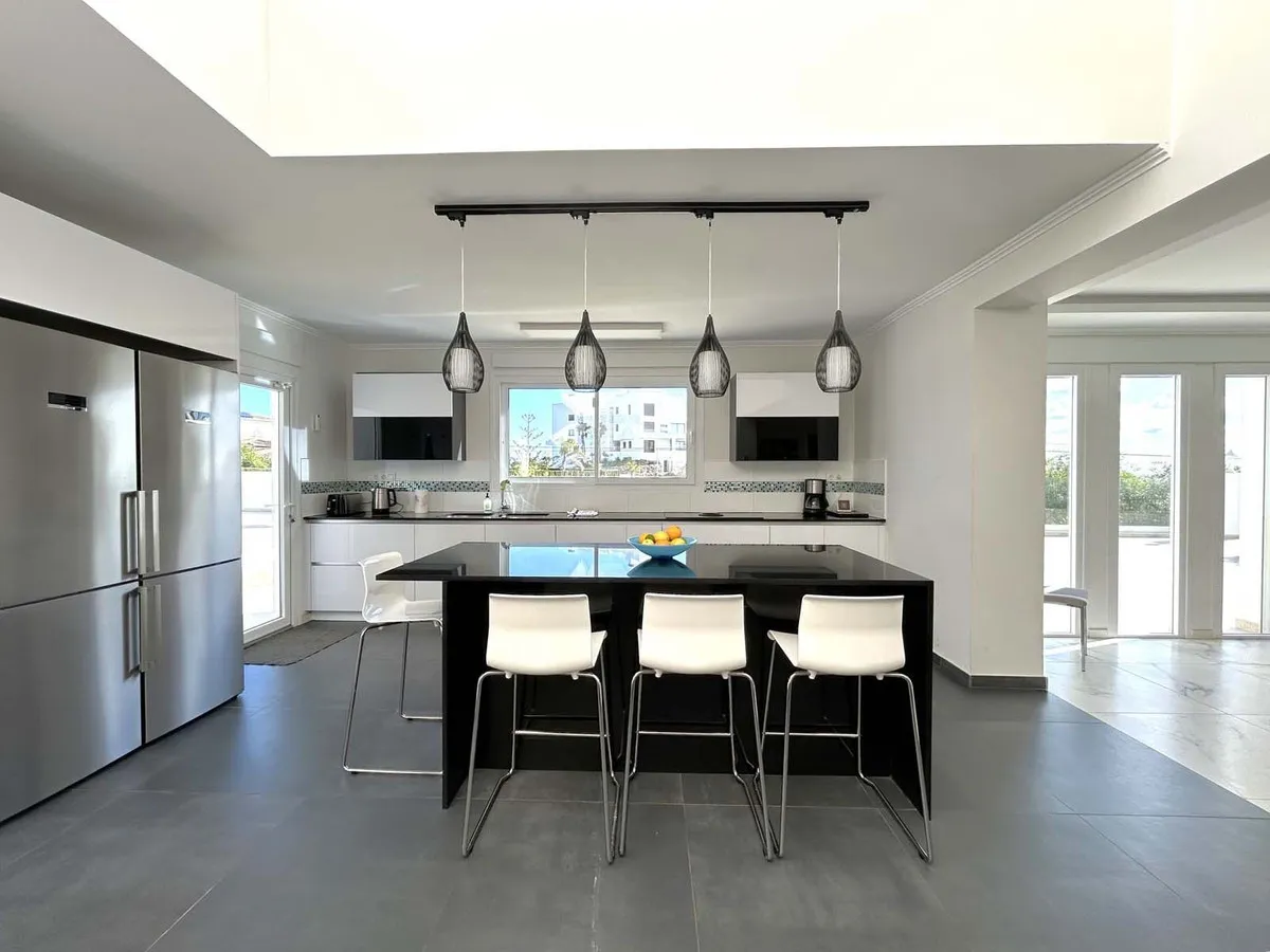 e5117f16-4501-4df0-8a2d-078932f6c3e7