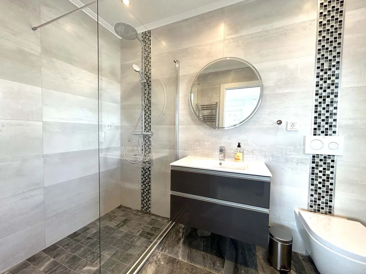 f4c5b785-f167-4eaa-81f0-b91546cfb974