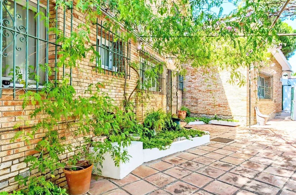 277b5150-58f7-404f-9965-3ee45f8f176e