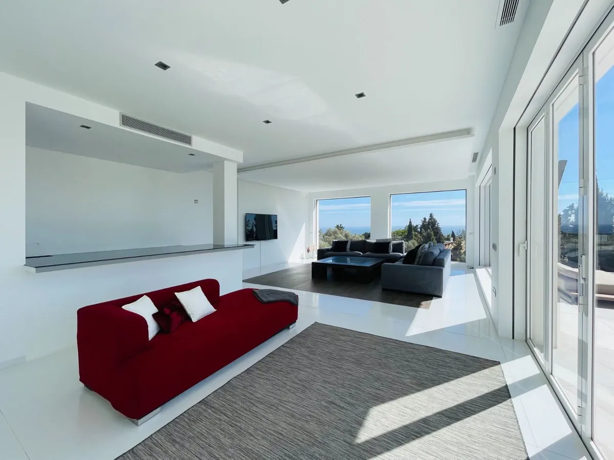 13e16252-cd93-483d-9b14-aa655e94195c