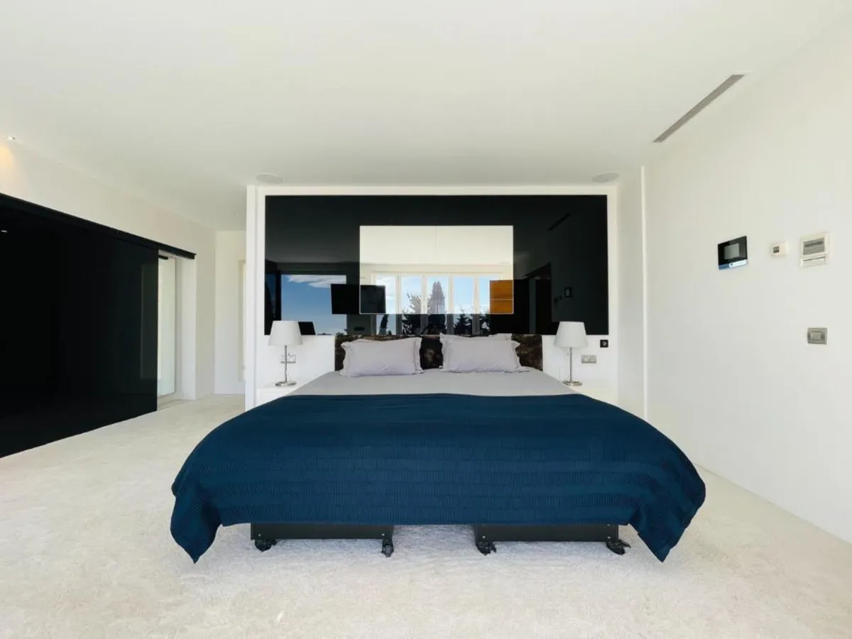 584668e5-5a04-43e2-8d28-9d6d724e6cdf