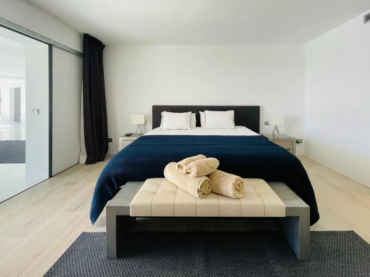 99a09dcf-f67d-48c0-b33f-fdb6d2180652