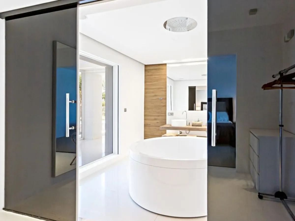 b57dc537-b217-432b-8293-3f03275877ae