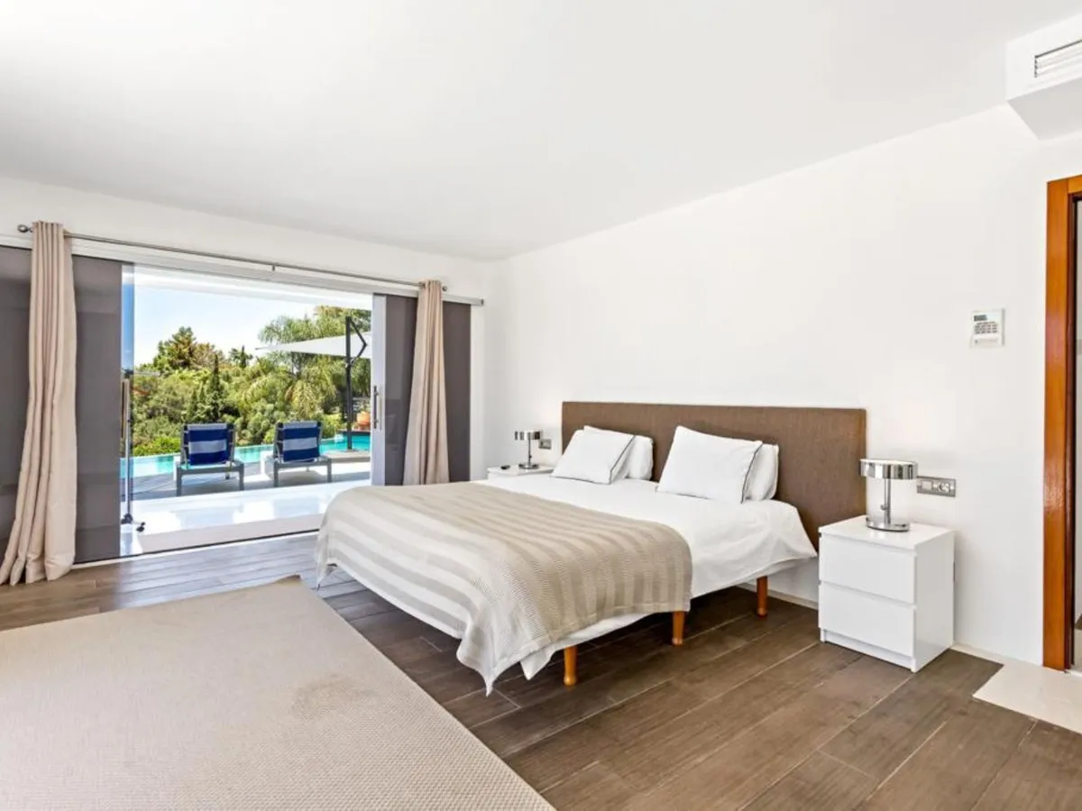 d9d5896c-79ec-4f45-b1e4-12c06ad2fd6f