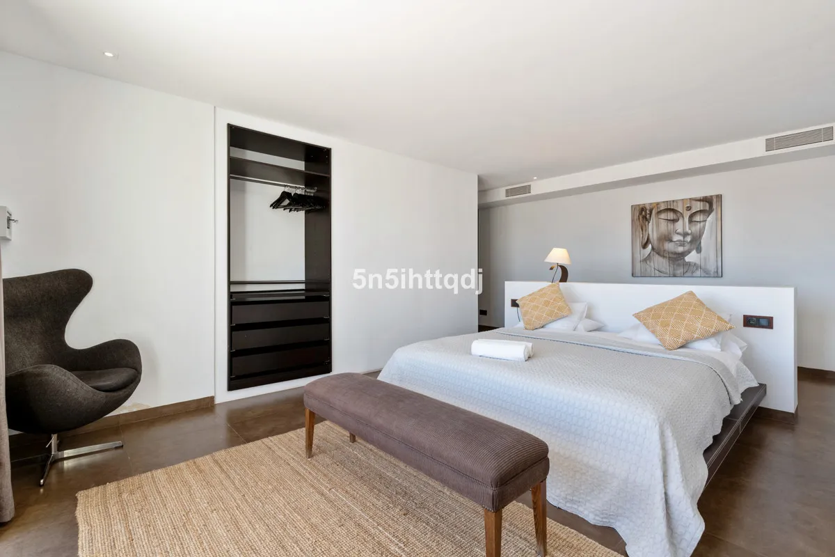 0d2cb55a-8acf-4b41-ae79-640fab1860ad