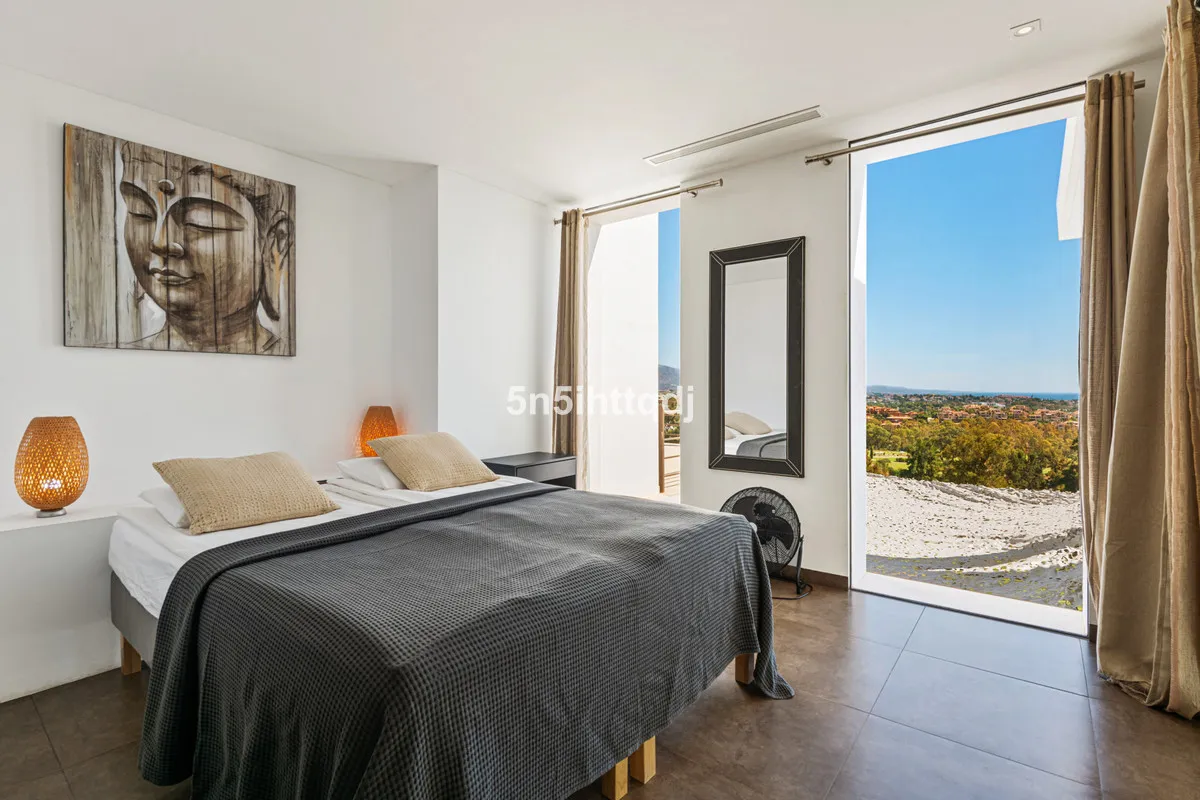 e06fb4c4-4d2d-44cf-bc2b-73bbabbfc098