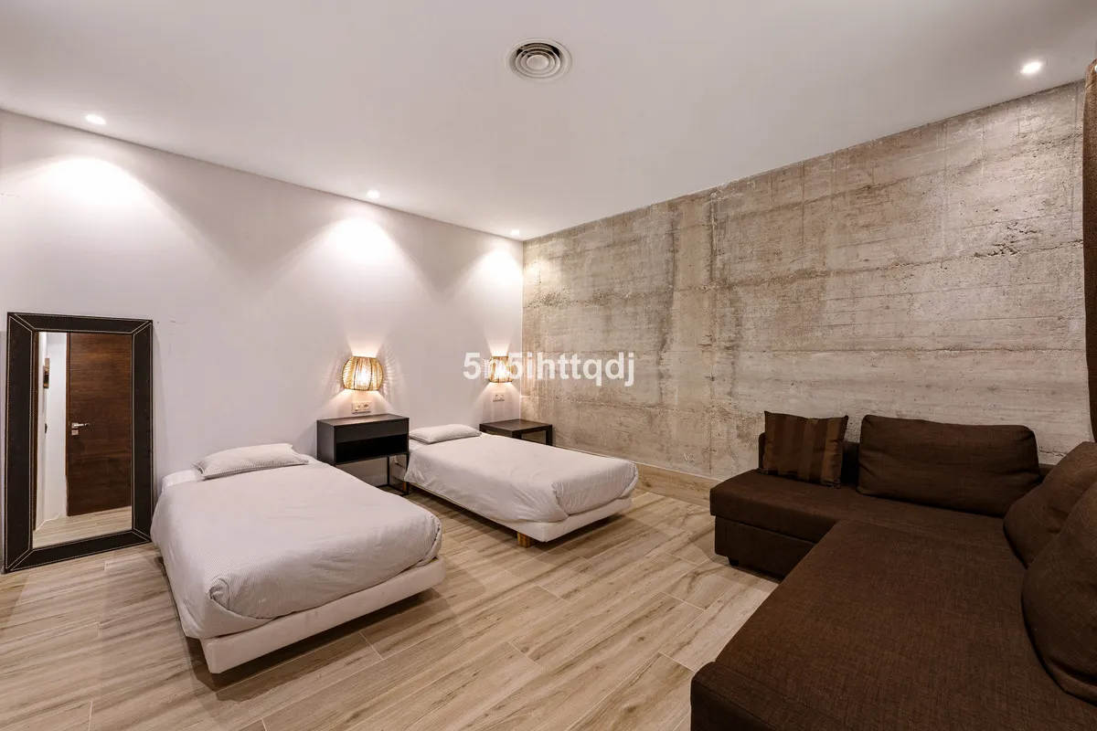 e1faa599-b84e-4e45-bdf9-f2cf972ea06f