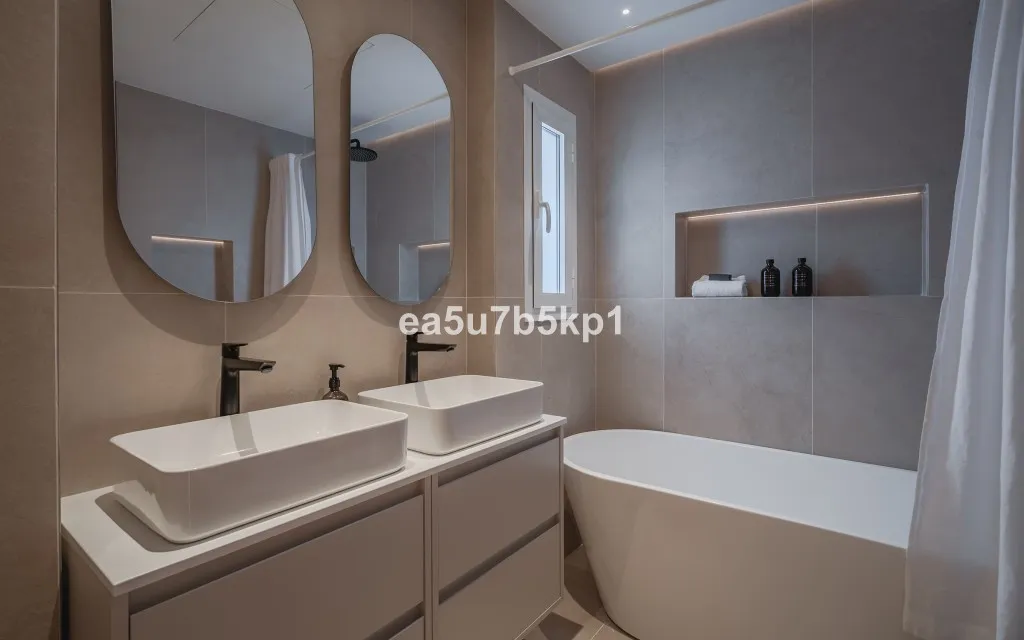 66b8bed2-5edb-4d92-a996-8aa6ed90b43c