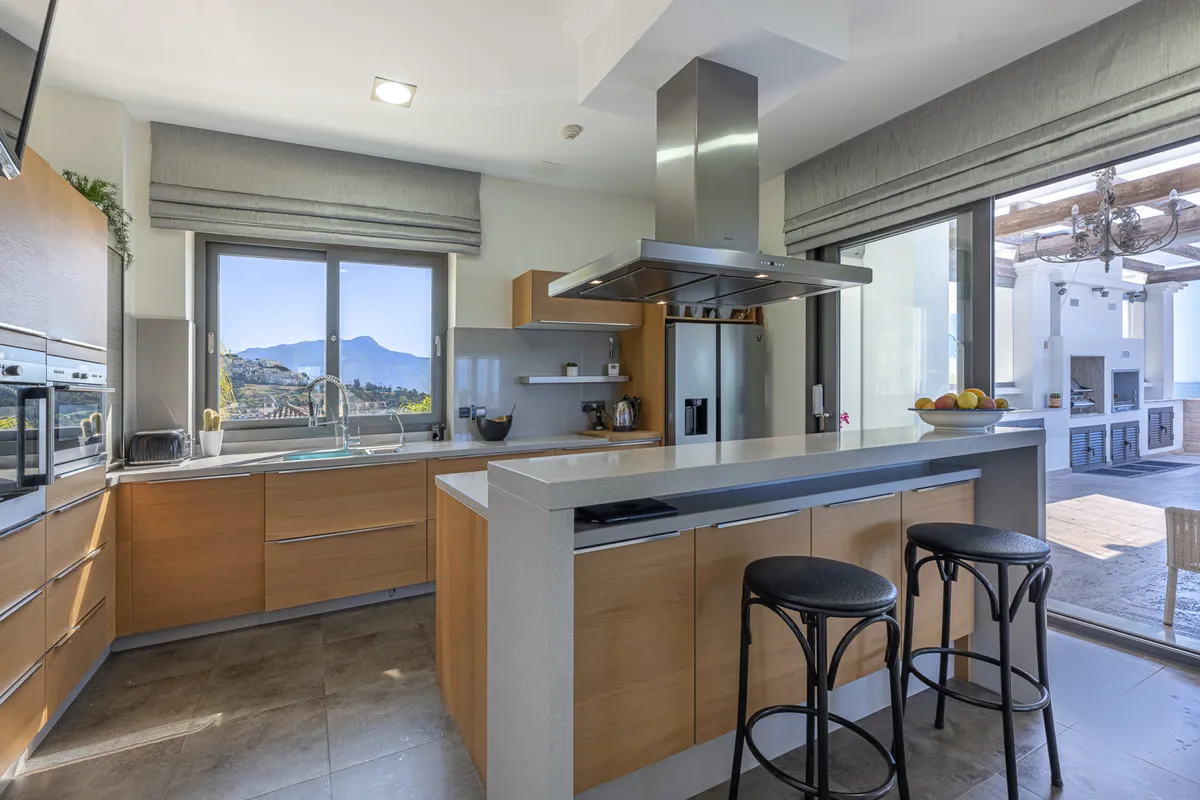 13b67b10-e6da-4b2a-b619-cc531e9e6078