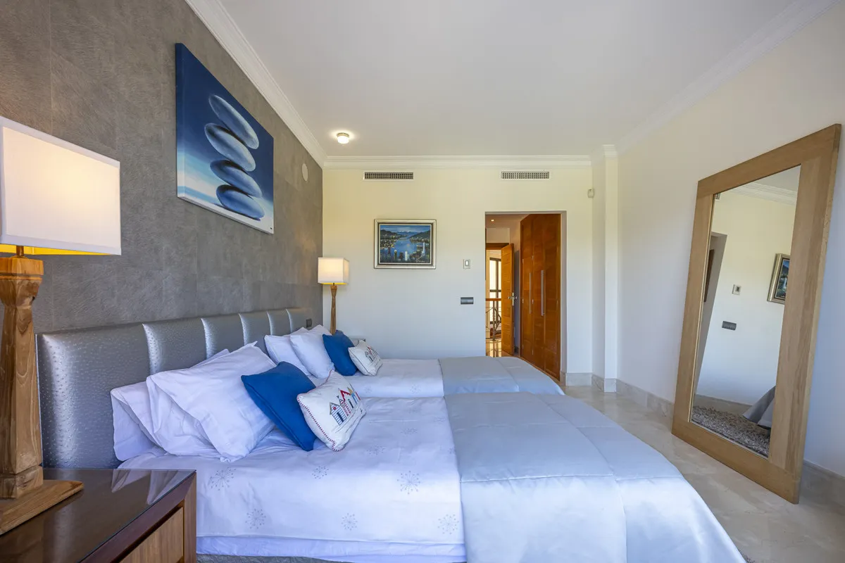 8e920bc2-f91f-4a79-a8a7-fc87d22a8a16