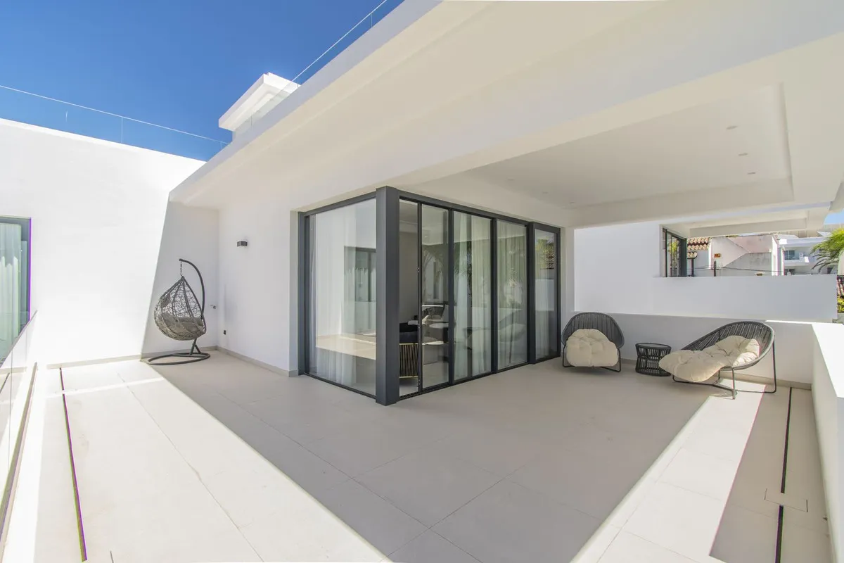 2a6c0eaf-742b-49b3-b1c5-a016e0d4f76b