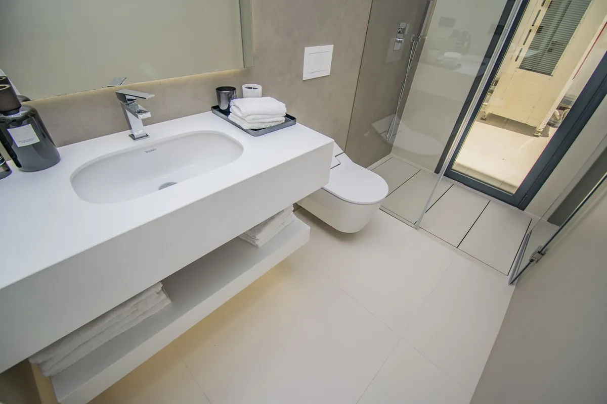 3db33056-4b9d-424b-b5c1-454b1b18bcf8