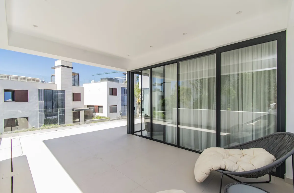 a8f7da44-dace-4857-8cc5-42b980104226