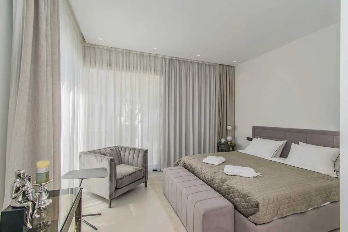 e0901d8c-0ce2-4a10-b742-1fa6d16894af