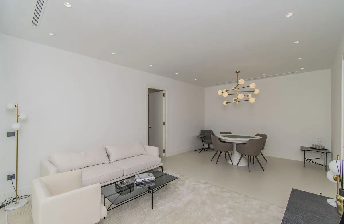 fe6cc376-59b1-4c85-b2f4-a4861d2c7de2