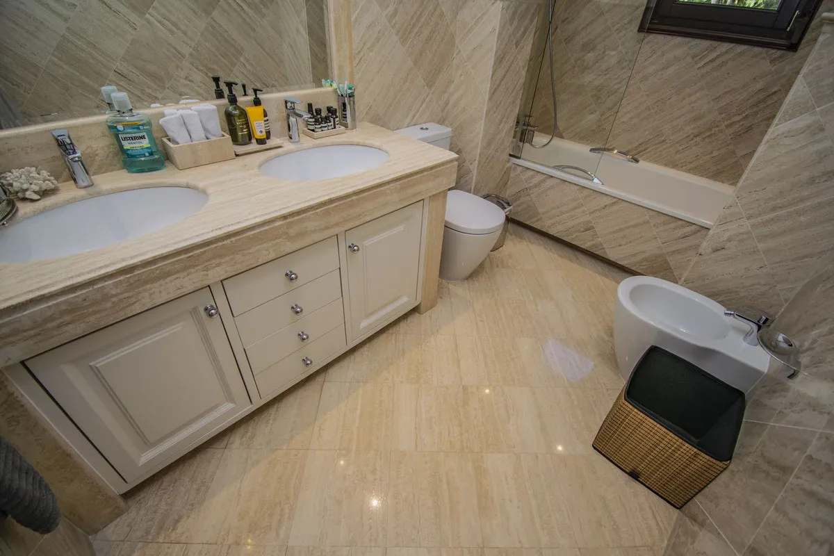 63eda8f9-a481-40c8-a07e-037cef604def