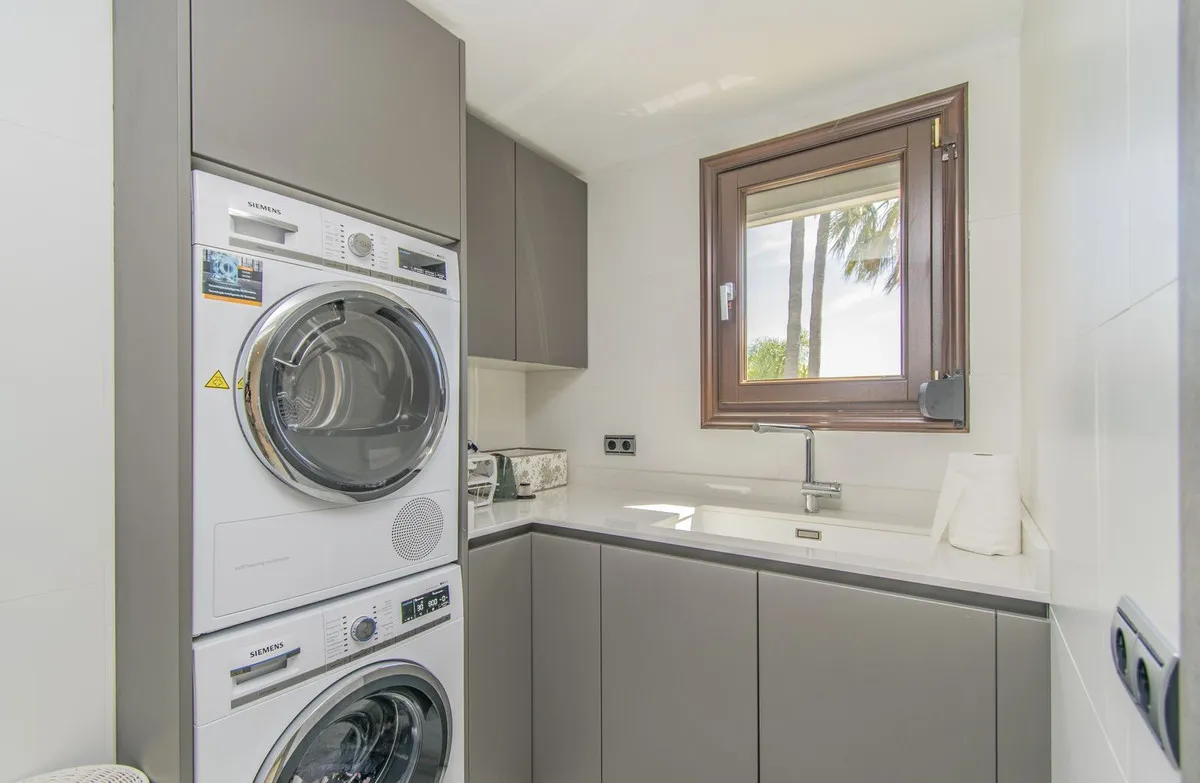 93b5ad2d-c956-44cf-8298-aa4c3ca3b1c8